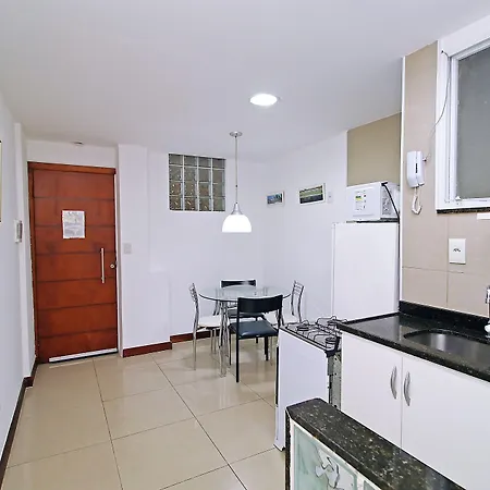 Studio reformado para 5 pessoas em Copacabana-3